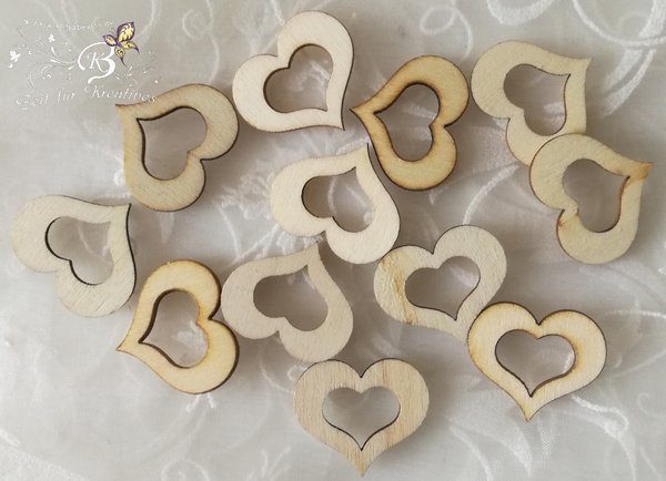 12 dekorative Herzen mit Herzdurchbruch, Holz, 3cm